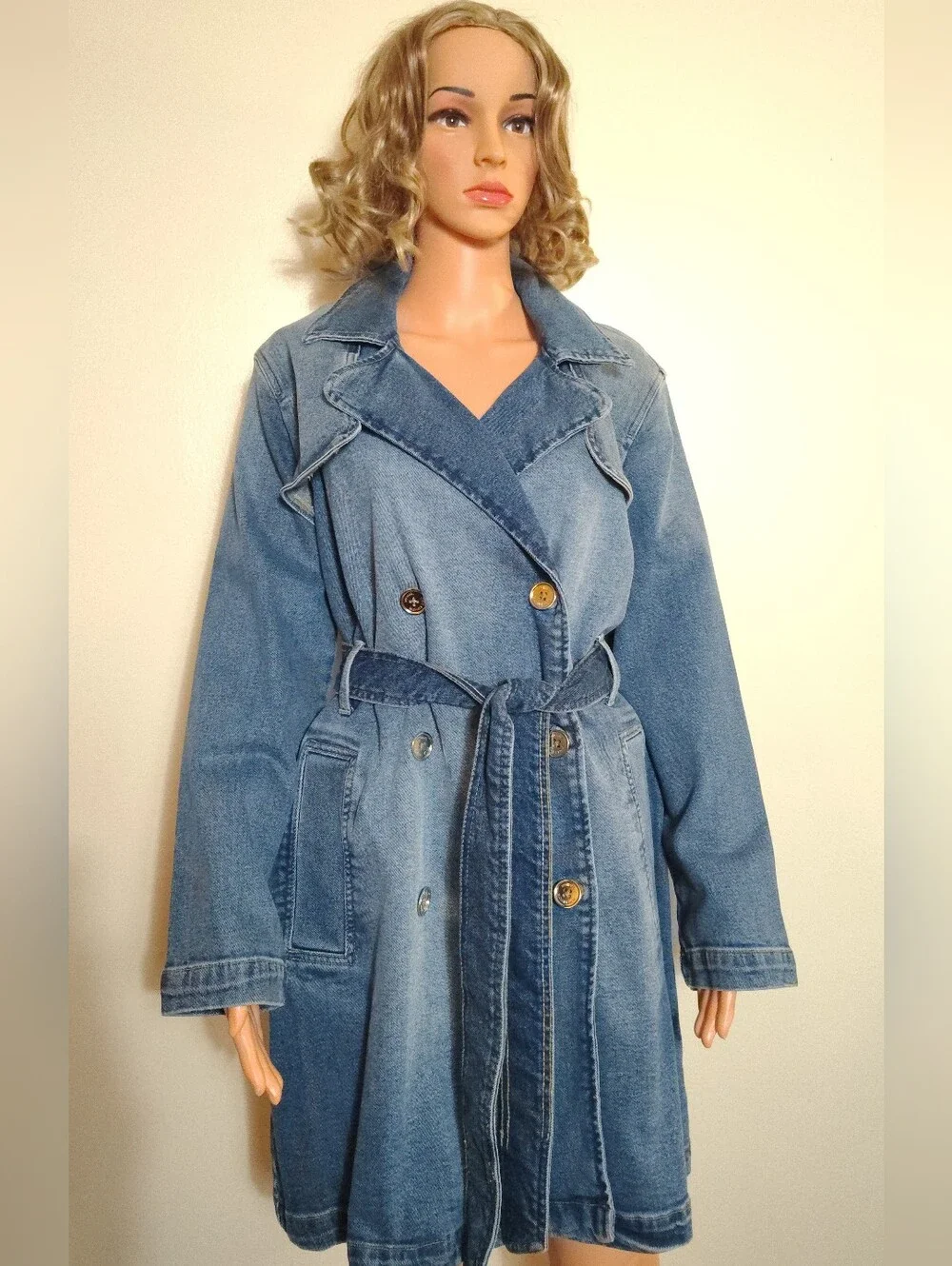 Michael Kors Double-Breasted Denim Trench. Calibluswh Blue. Size L